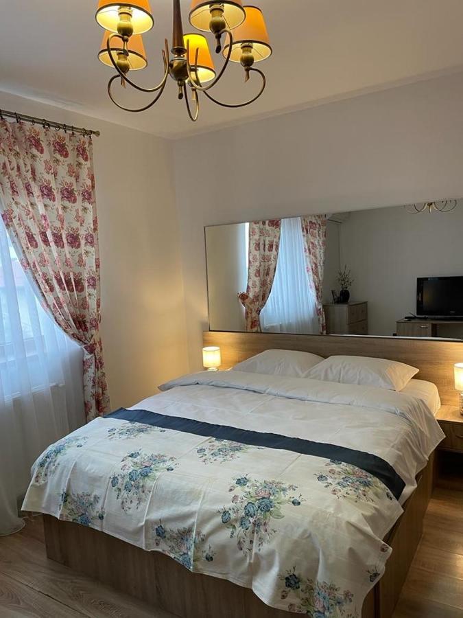 O Sole Mio Aparthotel Bukarest Exteriör bild